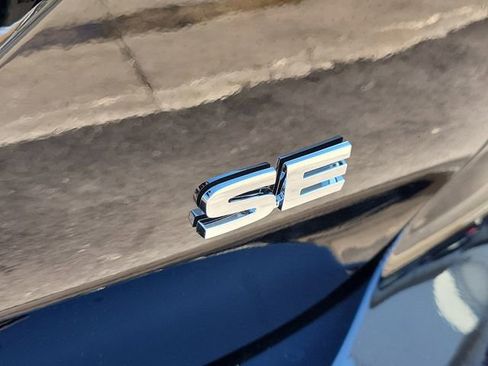 New 2026 Mitsubishi Outlander SE image 9