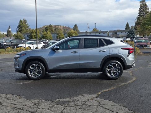 New 2026 Chevrolet Trax LT image 5
