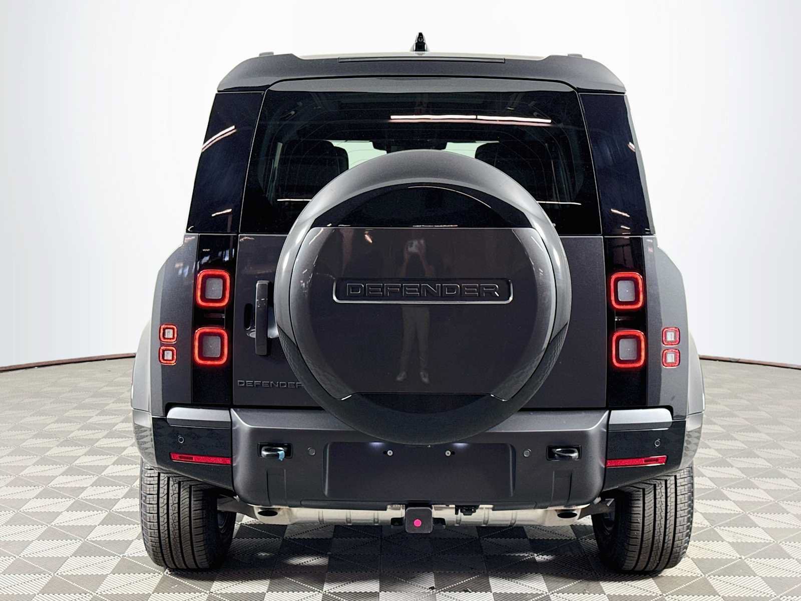 New 2026 Land Rover Defender 110 X-Dynamic SE AWD/4WD image 6