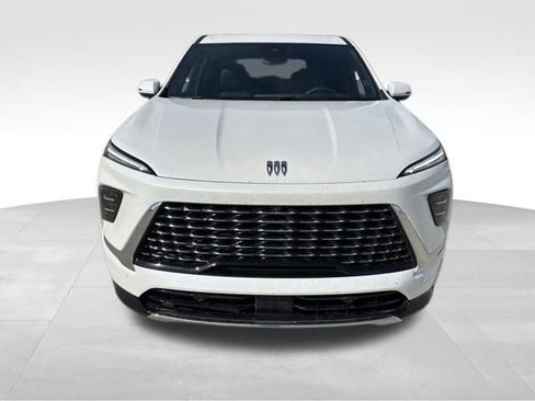 Used 2025 Buick Enclave Avenir w/ Super Cruise Package image 8