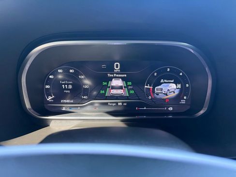 Used 2023 GMC Yukon SLT w/ SLT Premium Package AWD/4WD image 16