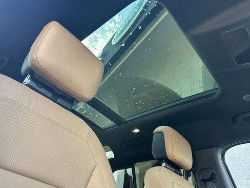 New 2026 Land Rover Defender 110 X-Dynamic SE AWD/4WD image 9