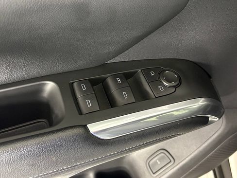 Used 2024 Chevrolet Traverse LT FWD image 14