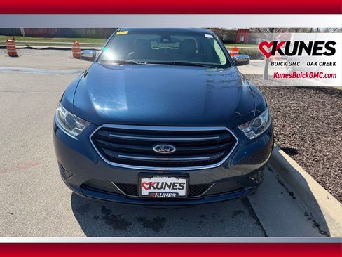 Used 2016 Ford Taurus Limited w/ Equipment Group 301A image 3