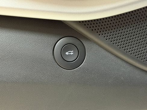 Used 2017 Chevrolet Camaro LT image 25