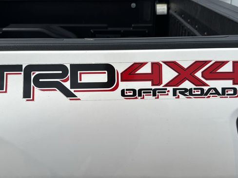 Used 2020 Toyota Tacoma TRD Off-Road AWD/4WD image 10