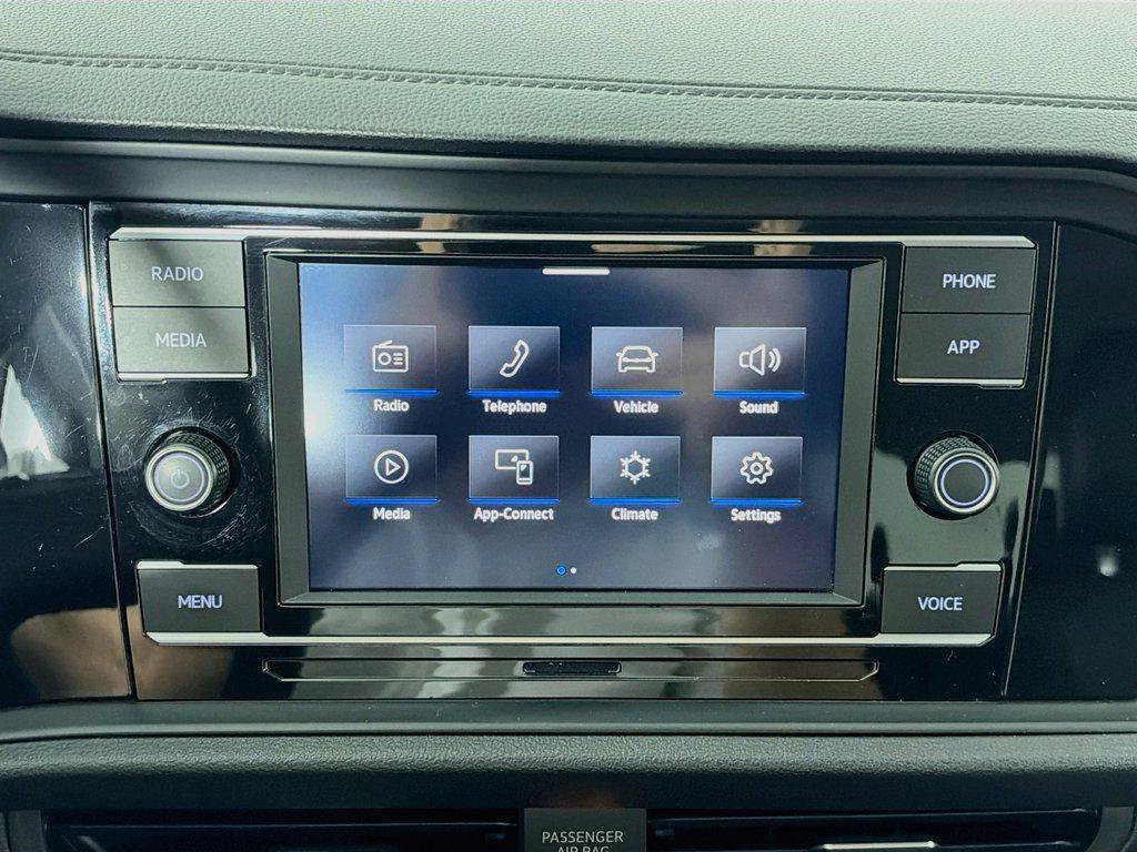 Used 2020 Volkswagen Jetta SE w/ SE Cold Weather Package FWD image 14