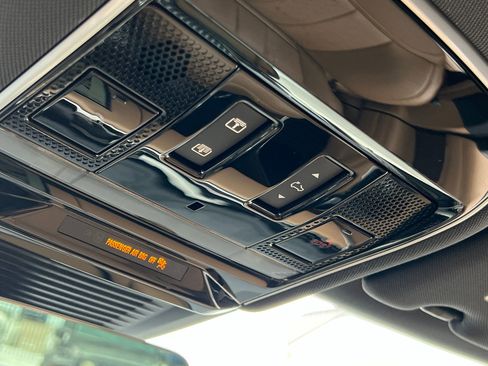 Used 2023 Land Rover Range Rover SE image 35