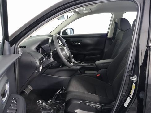 Used 2025 Honda HR-V LX image 10