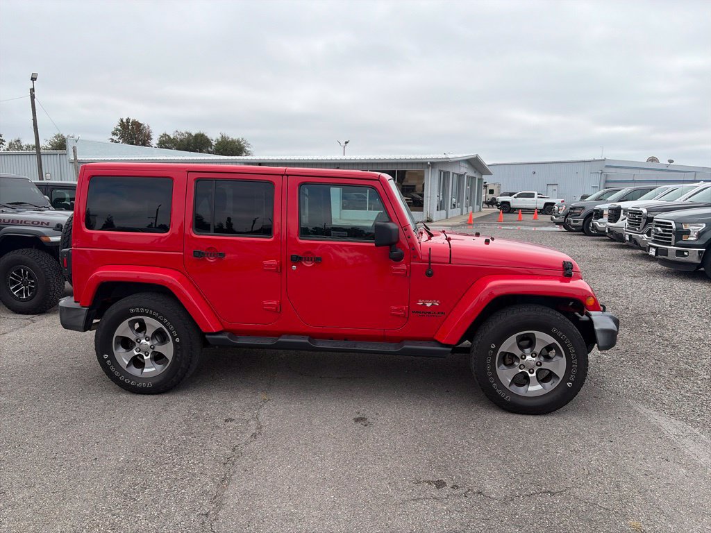 Used 2016 Jeep Wrangler Unlimited Sahara w/ Connectivity Group AWD/4WD image 7