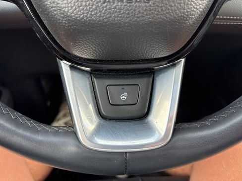 Used 2025 Honda Pilot Elite image 6