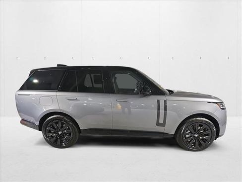 New 2025 Land Rover Range Rover SE image 4