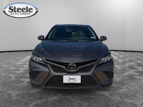 Used 2019 Toyota Camry SE FWD image 8