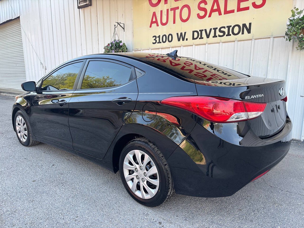 Used 2012 Hyundai Elantra GLS FWD image 4