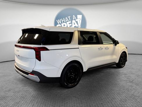 Certified 2026 Kia Carnival FWD image 3