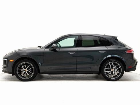 Used 2025 Porsche Macan image 2