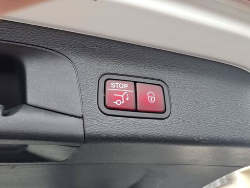 Used 2023 Mercedes-Benz GLS 450 4MATIC image 13