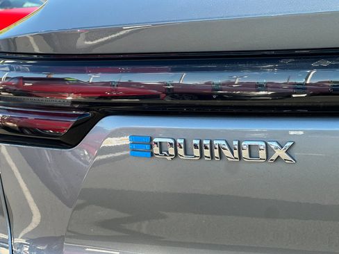 Used 2024 Chevrolet Equinox EV LT FWD image 47