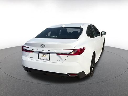 Used 2025 Toyota Camry SE image 7