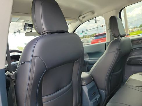 Certified 2025 Ford Maverick Lobo AWD/4WD image 9