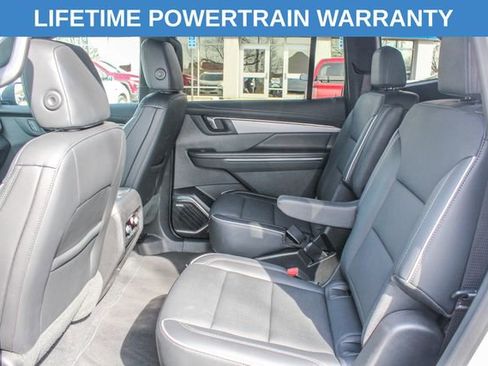 Used 2025 Buick Enclave Preferred AWD/4WD image 14