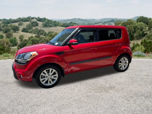 Used 2013 Kia Soul + w/ Audio Pkg FWD image 4