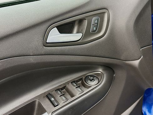 Used 2018 Ford Escape SEL w/ SEL Sport Appearance Package image 15