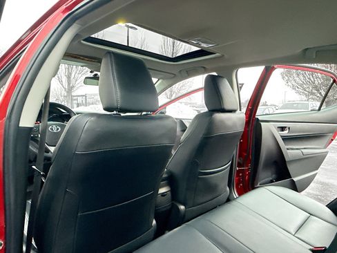 Used 2015 Toyota Corolla S Premium image 6