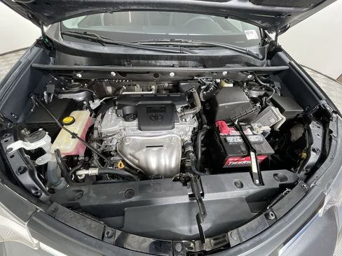 Used 2018 Toyota RAV4 LE w/ Carpet Mat Package image 27