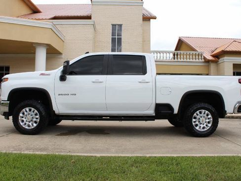 Used 2022 Chevrolet Silverado 2500 LT w/ Convenience Package AWD/4WD image 11