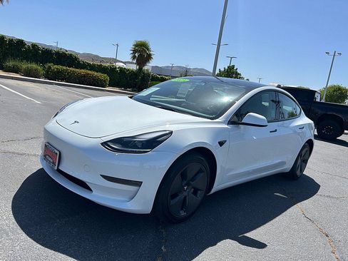 Used 2023 Tesla Model 3 Standard Range RWD image 3