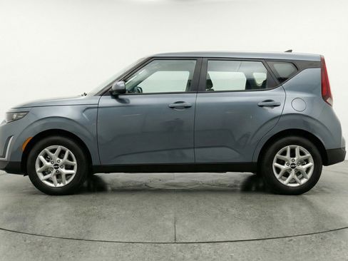 Used 2025 Kia Soul LX w/ LX Technology Package FWD image 5