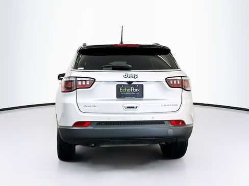 Used 2025 Jeep Compass Limited image 7