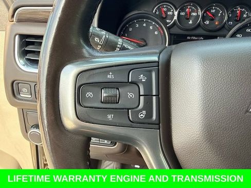 Used 2021 Chevrolet Suburban LT w/ LT Signature Package RWD image 33