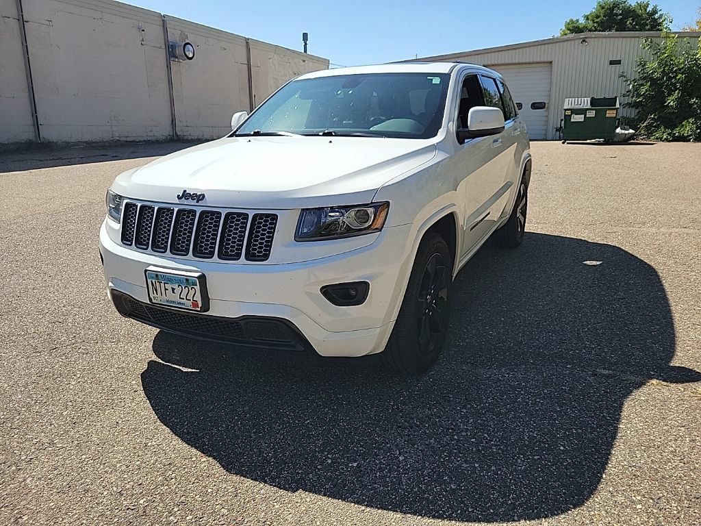 Used 2015 Jeep Grand Cherokee Altitude AWD/4WD image 3