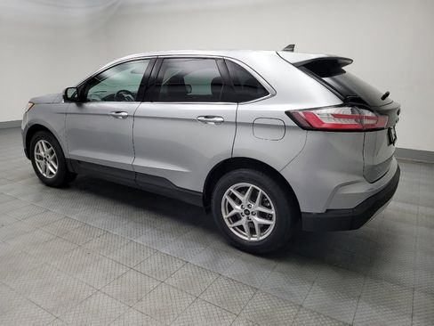 Used 2023 Ford Edge SEL image 3