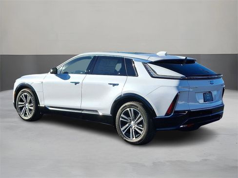 New 2026 Cadillac Lyriq Luxury image 4
