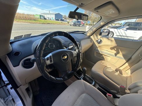 Used 2010 Chevrolet HHR LT image 11