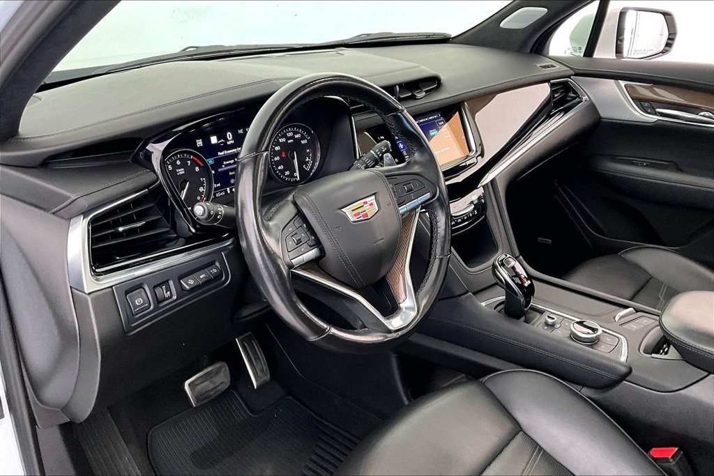Used 2024 Cadillac XT6 AWD image 16