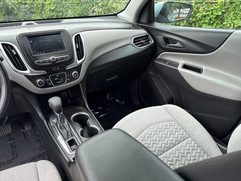 Used 2022 Chevrolet Equinox LT FWD image 10
