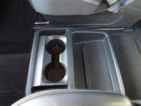 Used 2020 Ford Explorer XLT w/ Equipment Group 202A image 31