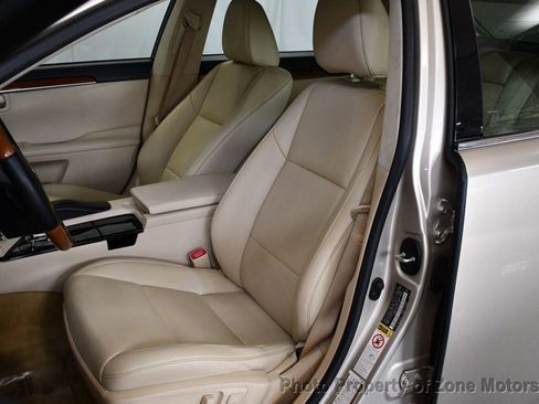 Used 2013 Lexus ES 300h image 8