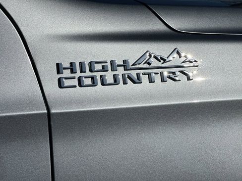 Used 2025 Chevrolet Tahoe High Country AWD/4WD image 29