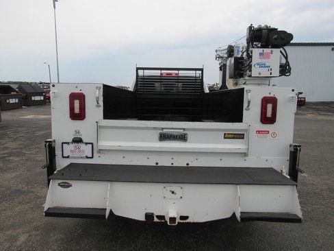 Used 2022 RAM 3500 Tradesman w/ Chrome Appearance Group AWD/4WD image 4