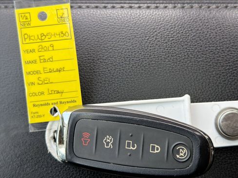 Used 2019 Ford Escape SEL image 34