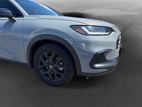 Used 2023 Honda HR-V Sport image 2