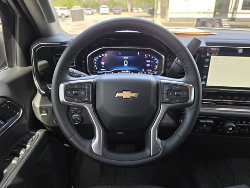 Used 2024 Chevrolet Silverado 1500 LT w/ Convenience Package II RWD image 18