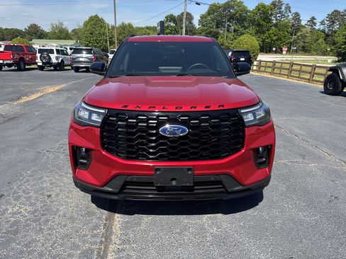 Certified 2025 Ford Explorer ST-Line w/ Premium Package RWD image 3