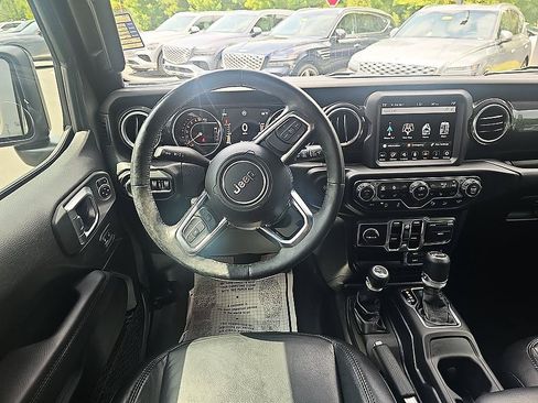 Used 2020 Jeep Wrangler Unlimited Sahara AWD/4WD image 16