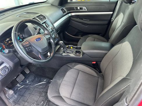 Used 2017 Ford Explorer XLT FWD image 11